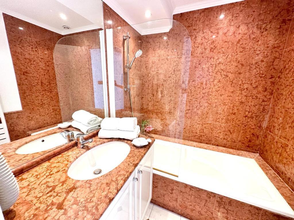 דירות אנטיב Panoramic Sea View Penthouse With Jacuzzi And 450 Sqm Terrace מראה חיצוני תמונה