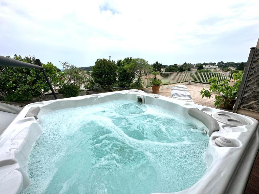 דירות אנטיב Panoramic Sea View Penthouse With Jacuzzi And 450 Sqm Terrace מראה חיצוני תמונה